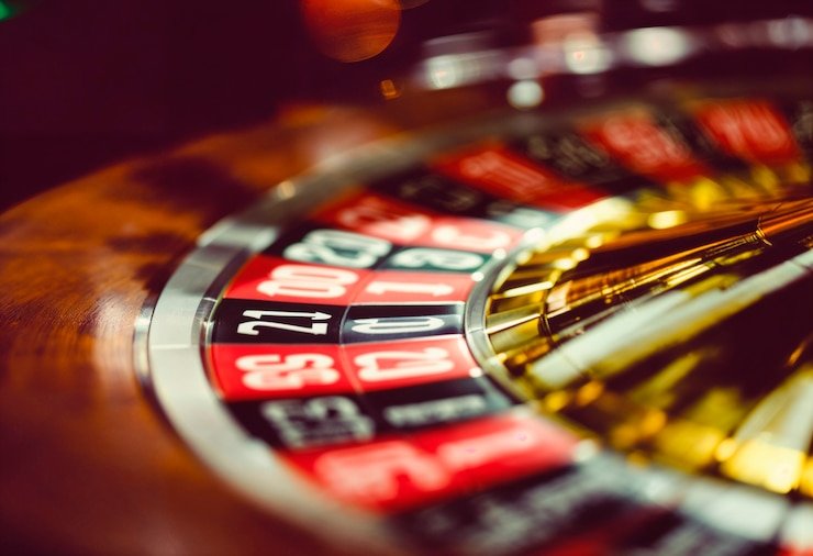 indrabet88 mobile app interface showing live football markets and live-dealer tables